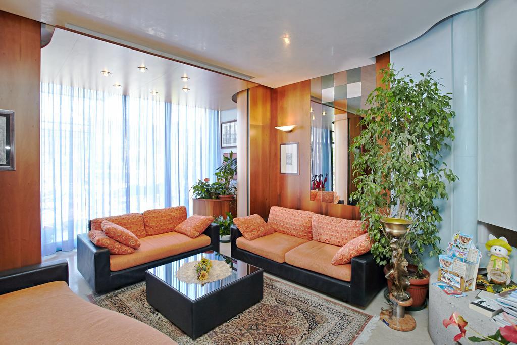 Hotel Sara Caorle Buitenkant foto