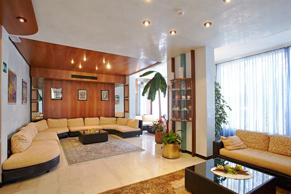 Hotel Sara Caorle Buitenkant foto