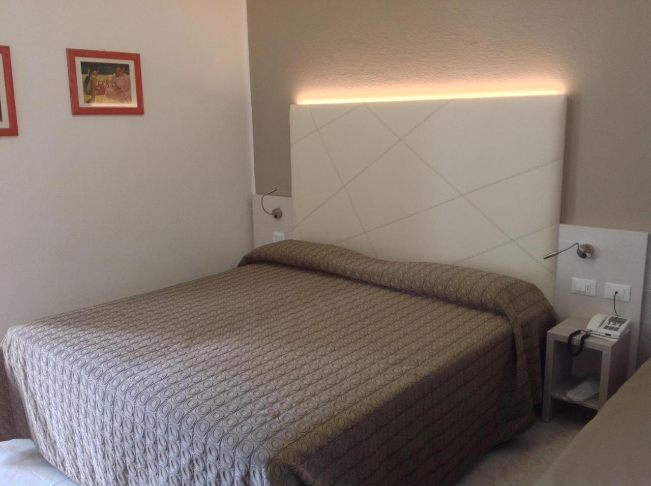 Hotel Sara Caorle Buitenkant foto
