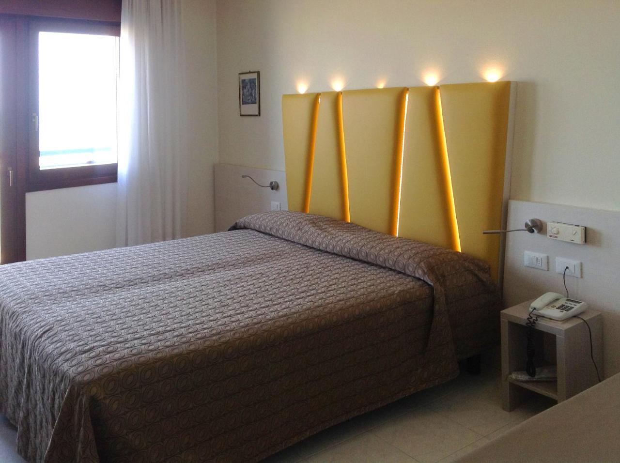 Hotel Sara Caorle Buitenkant foto